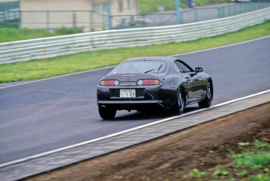  Toyota Supra RZ (JZA80) 1993 года  (JP) (фото 25 из 27)